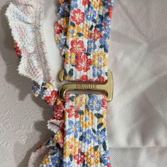 Hollister Smocked Floral Bikini Top | Ruffle Tie-Strap Swim | Size L - Picture 4 of 6